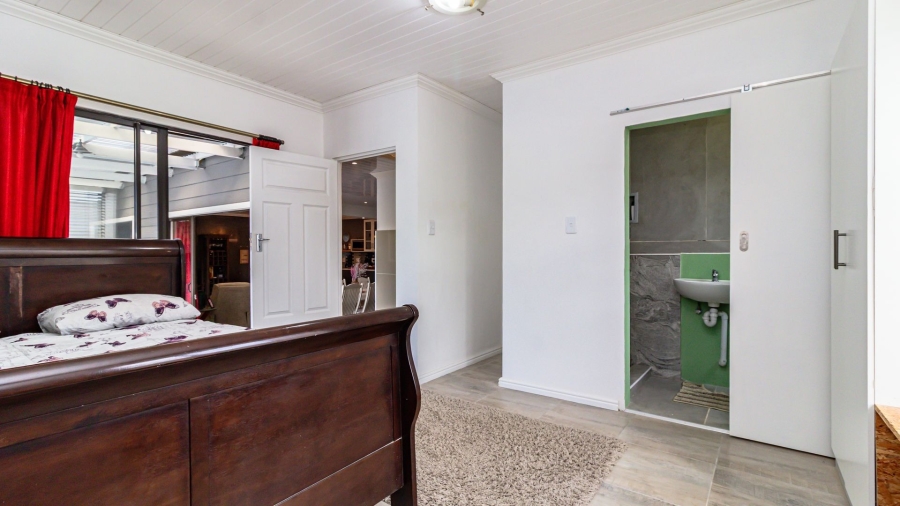 2 Bedroom Property for Sale in Franskraal Western Cape